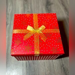🎄❤️🎄 11” NEW Christmas Red Present & Gold Bow Stacking Tower Small Square Nes…